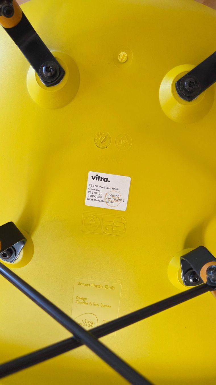 Vitra Stühle: 4er Set Vitra Eames Plastic Side Chairs (Sitzhöhe 41cm) – Gebraucht aus Zürich von pixelixi 7