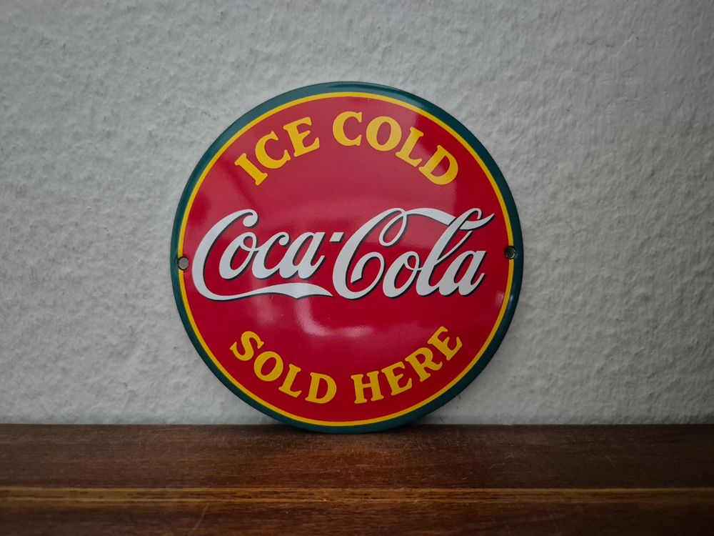 Alte Antike Coca Cola Zeichen -Fotos Und -Bildmaterial In Hoher