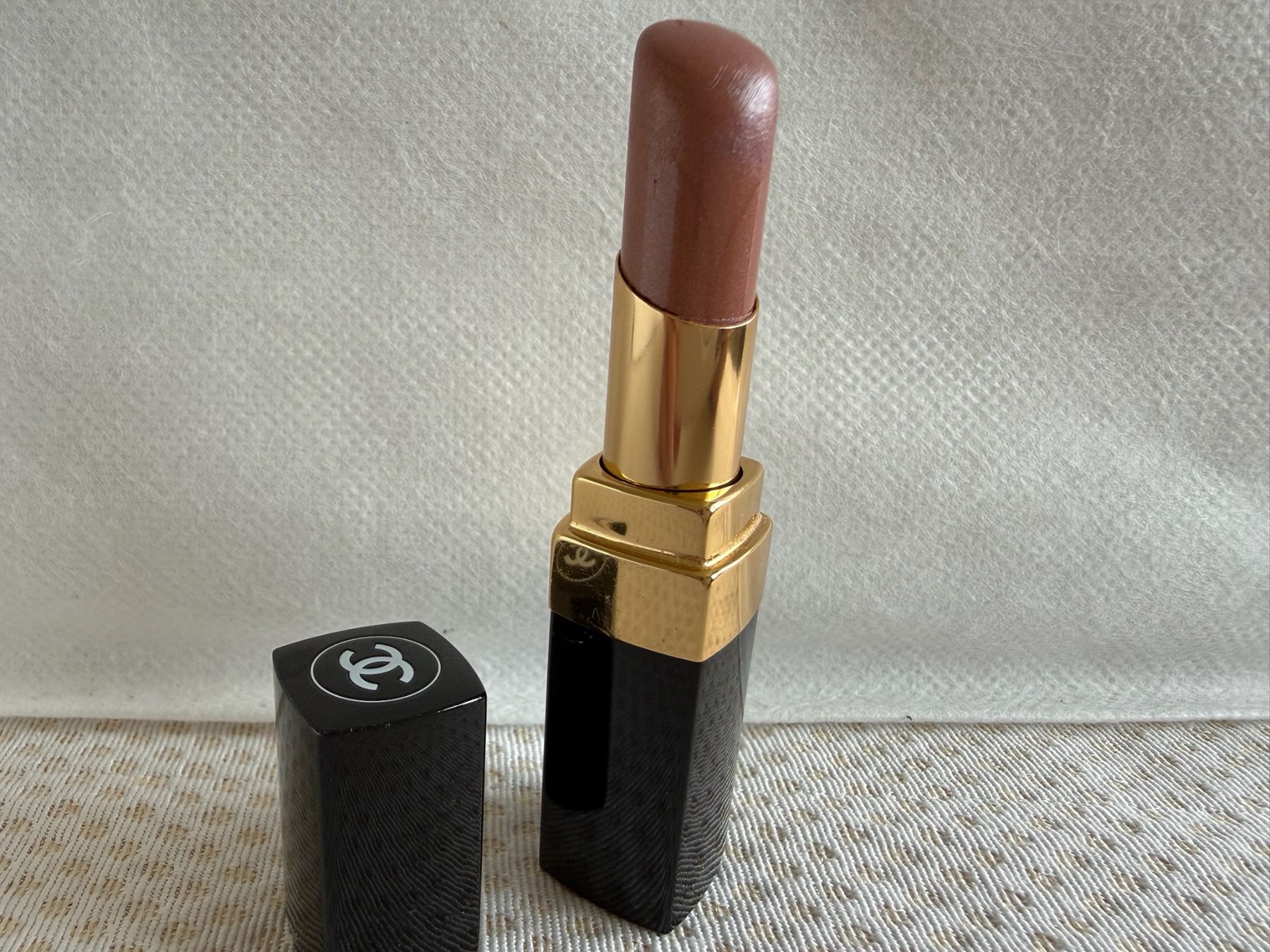 Chanel Make-up: Chanel - Rouge à lèvres - Stick – Usato da Sion venduto da accroshoes 3