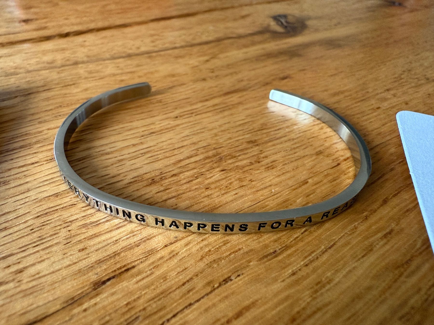 Armbänder & -reifen: Armreif " EVERYTHING HAPPENS FOR A REASON " – Gebraucht aus Basel von jetzt-wird-gemistet 1
