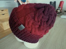 MÜTZE TIARA HANDGESTRICKT