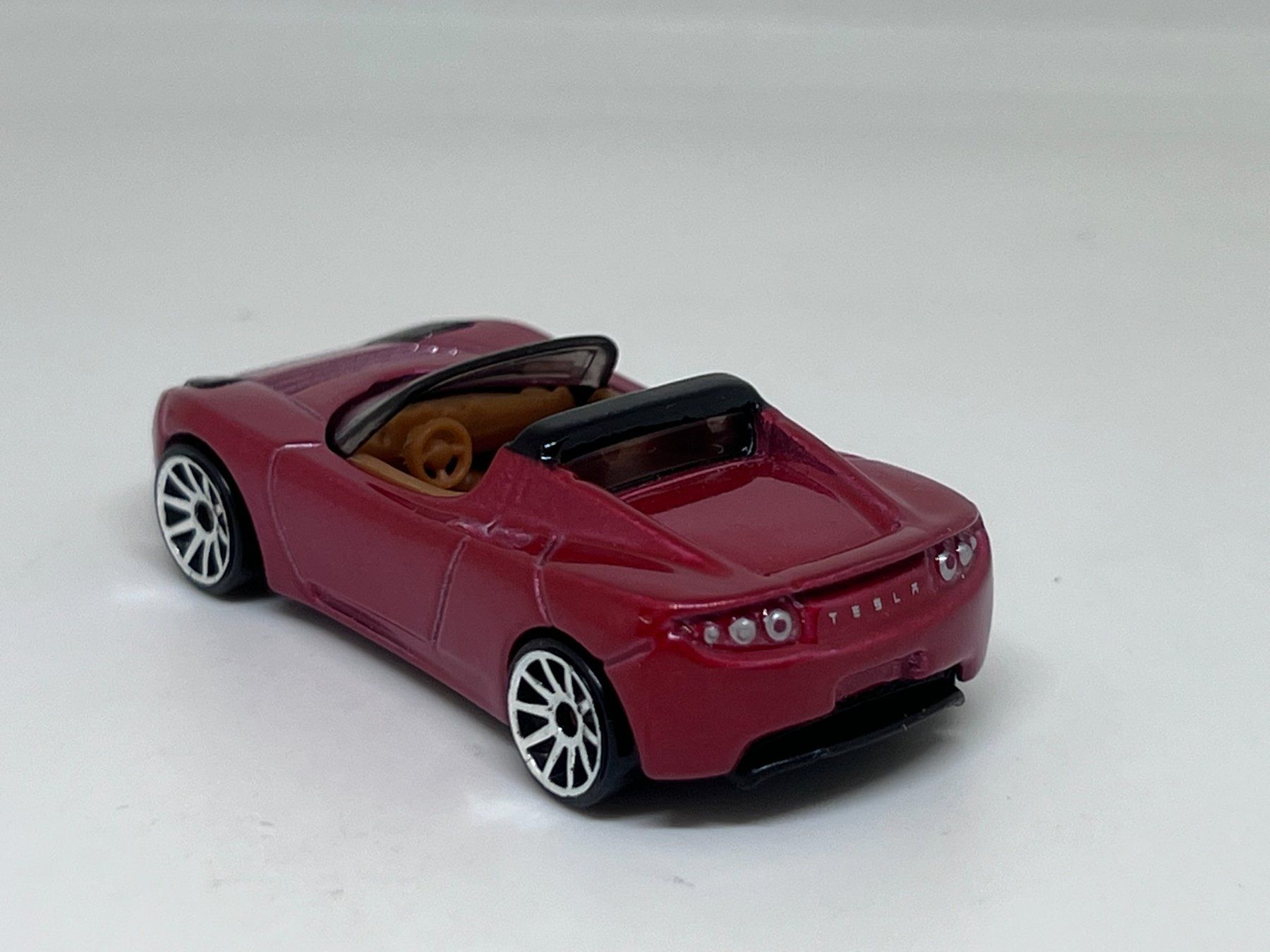 Hot Wheels Modellini d'auto: Hot Wheels 2008 Tesla Roadster #70 – Usato da Wildegg venduto da LaaBoutique 2