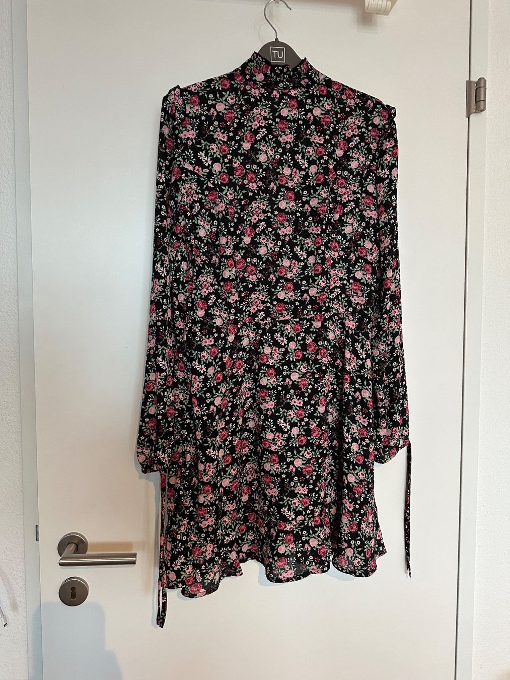 Vestiti: Damenkleid mit Blumenmuster - 38 - NEU! – Nuovo (secondo la descrizione) da Pfäffikon SZ venduto da ansyyy 1