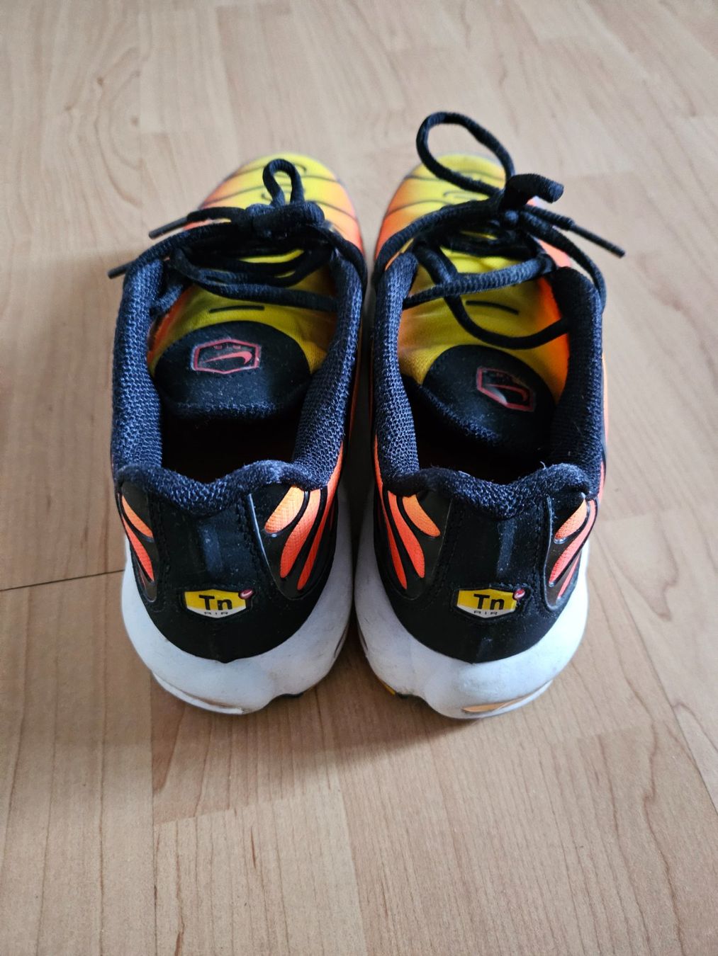 Nike Scarpe da uomo: Nike Air Max Plus TN Sunset Jaune/Orange – Nuovo (secondo la descrizione) da Ferpicloz venduto da Olivier_Jut 2
