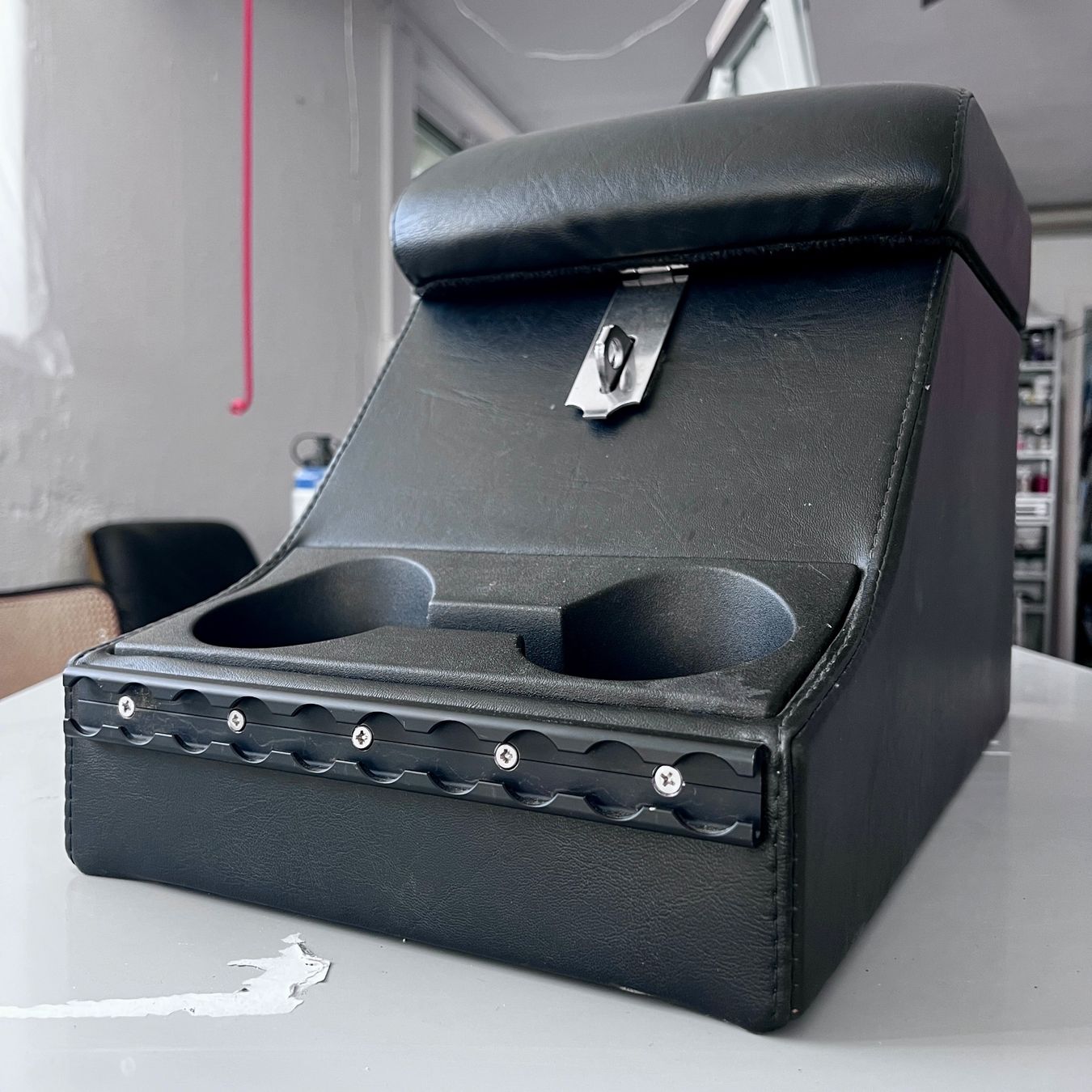 Land Rover Accessori per altri veicoli: LAND ROVER CUBBY BOX, LEDER SCHWARZ – Usato da zuerich venduto da Zenzone