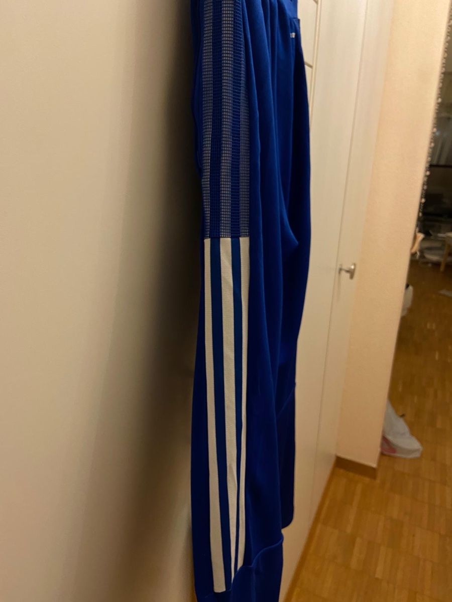 Adidas Pantaloni: Trainerhose Adidas – Usato da Dübendorf venduto da Sebashop 2