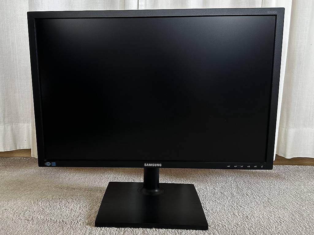 Samsung Monitor: Ecran PC 24" Samsung – Usato da Montet (Broye) venduto da pascou2011