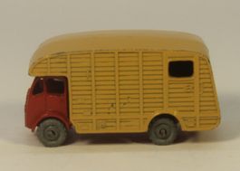Matchbox Lesney 35A ERF Marshall Horse Box