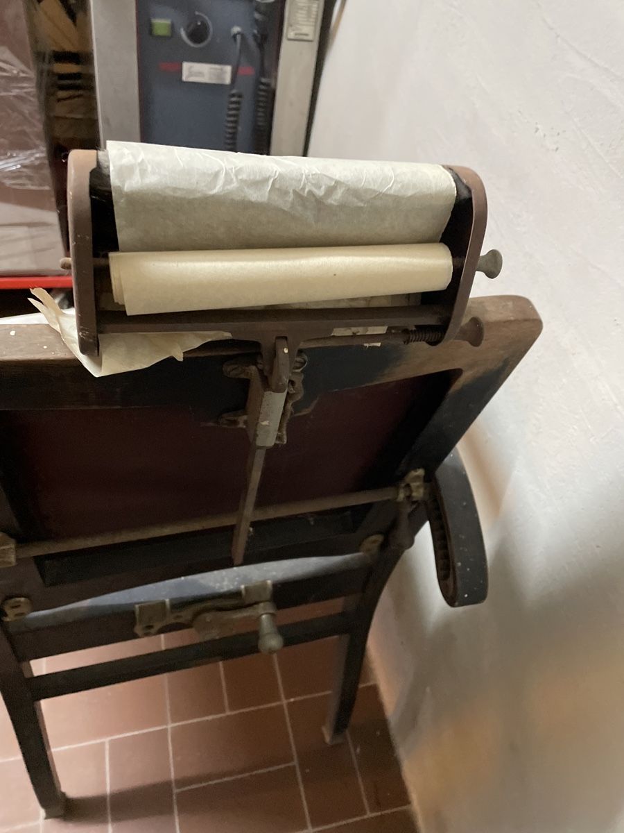 Sedie: Coiffeur Stuhl Antik – Usato da Dagmersellen venduto da INEICHEN-MULTIMEDIA 1