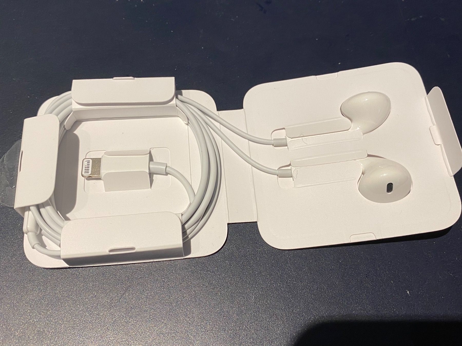 Cuffie: Konvolut  Headset /Ear-Kopfhörer, Samsung, iPhon, S-Ericsson – Usato da Herisau venduto da Fissore 7