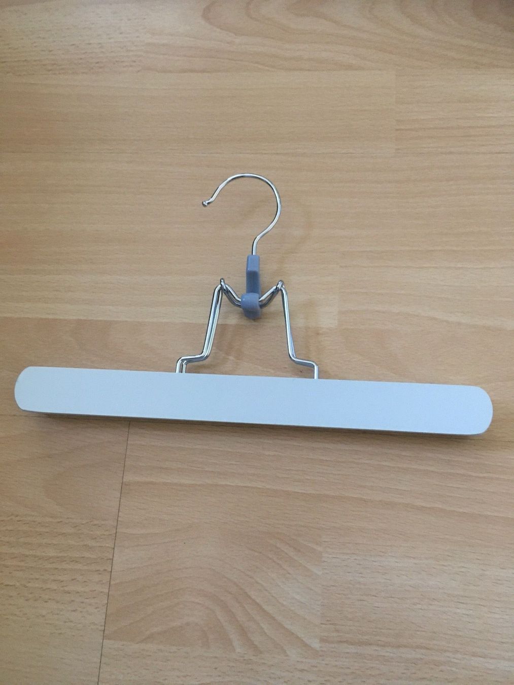 Appendiabiti: Hosenkleiderbügel – Usato da Unterkulm venduto da Lotusblume81
