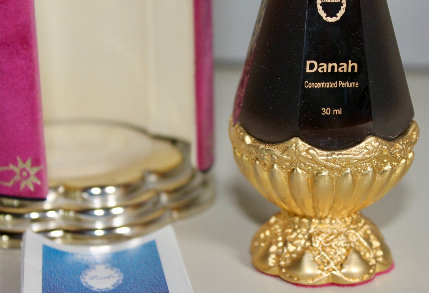 Flaconi: Hübsch verpackter Parfum Flacon aus Dubai – Usato da Kirchlindach venduto da hekilida 3