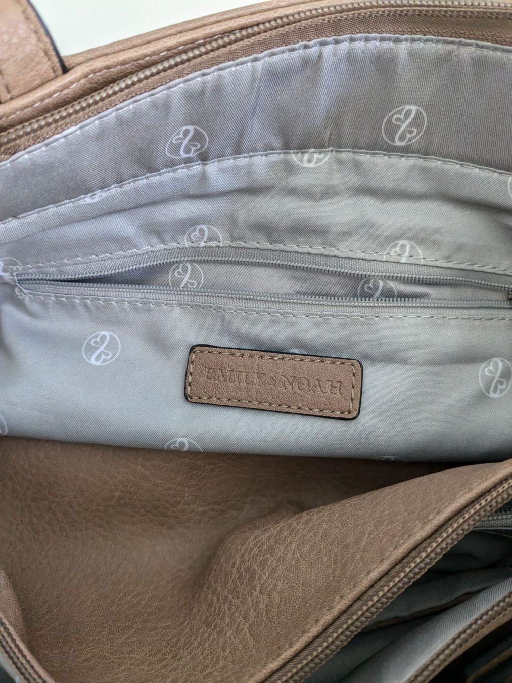 Taschen für Damen: Damentasche Emily&Noah – Gebraucht aus Weinfelden von blaukreuz_brocki_TG 9