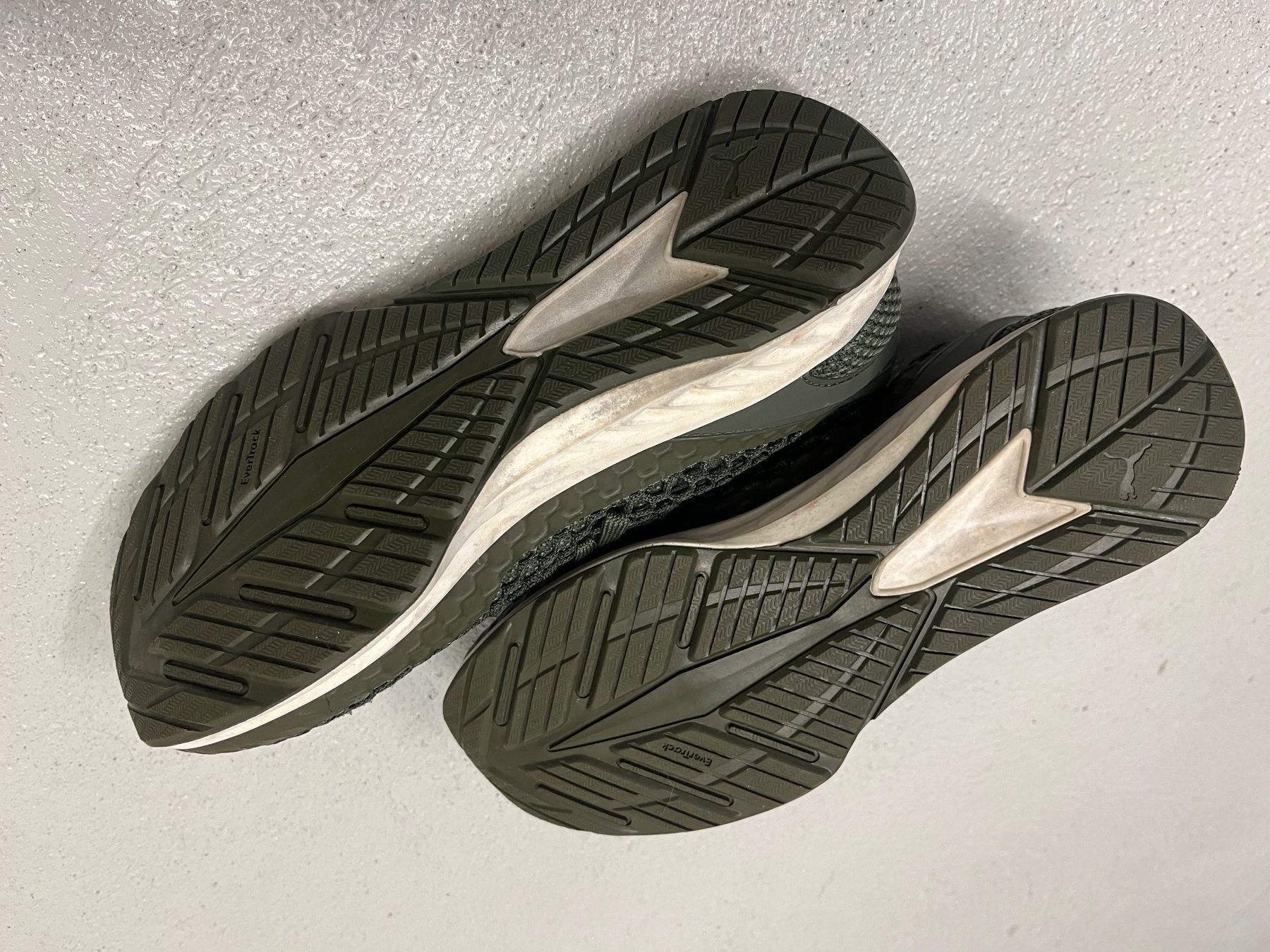 Puma Scarpe da uomo: Puma Herren Turnschuhe Gr. 41 – Usato da Waltenschwil venduto da MeKo8 2
