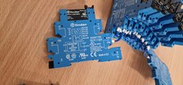 Finder Relaismodule 24 V DC mit Sockel und LED Anzeige