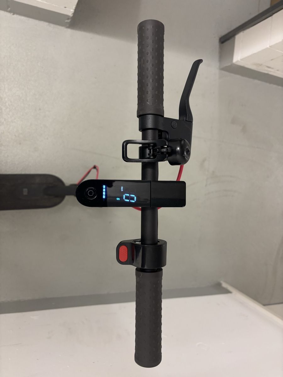 Scooters: Xiaomi Pro 2 Elektro Scooter – Gebraucht aus Waltenschwil von j_a_8bxc 3