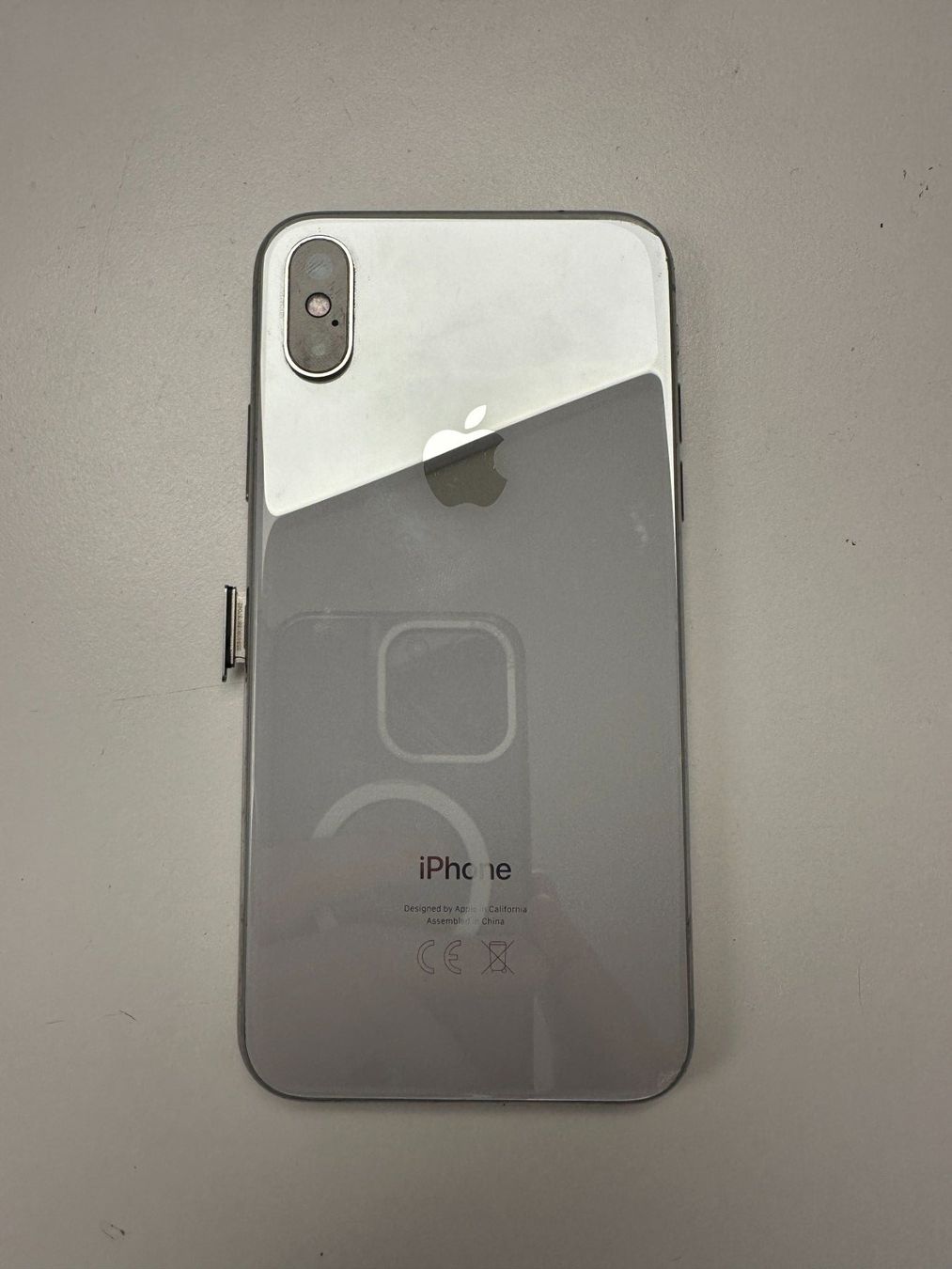 Apple Handys / Smartphones: Apple iPhone X, 64GB, silber – Defekt aus Basel von protekto 1