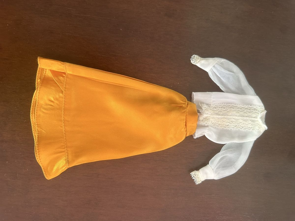 Bambole: Schönes Vintage Barbiekleid – Usato da Herbriggen venduto da Sehrazade