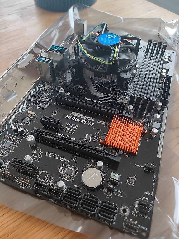 Cartes mère: ASRock H170A-X1/3.1 Mainboard + Intel Core i5-6500 / Gebrauc – D'occasion à Beinwil am See par m4c2005
