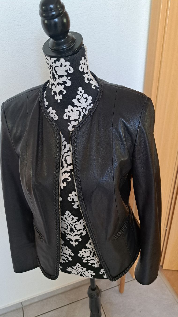 Giacche: Lederjacke Elegance Paris schwarz Grösse 36 eher 38 – Usato da Rechthalten venduto da Cnirvana