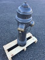 Hydrante en fonte décorative et d'époque