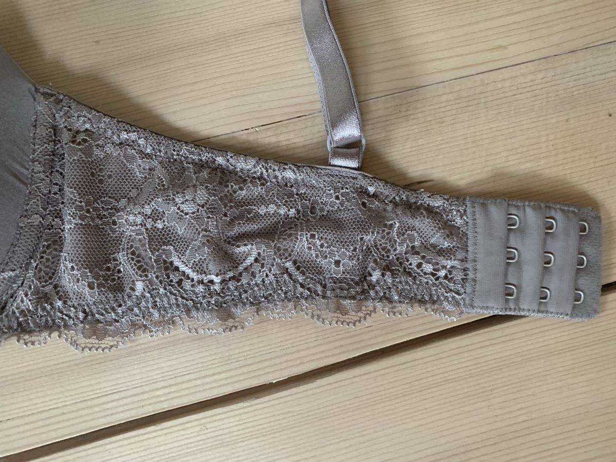 Altra biancheria intima: BH – Usato da Teufen AR venduto da parazello 2