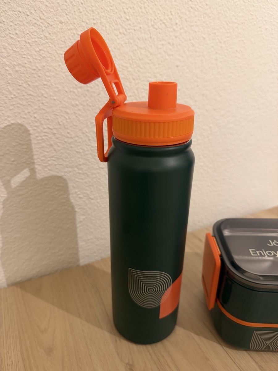 Recipients et similaires: Thermosflasche und Lunchbox neu – Neuf avec emballage d'origine à Gunten par starfish3 7
