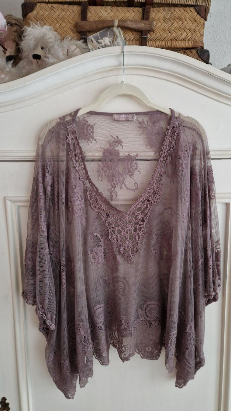 Cream Blusen: Spitzenbluse/Cape von Cream – Gebraucht aus Rütihof von Teddy1985