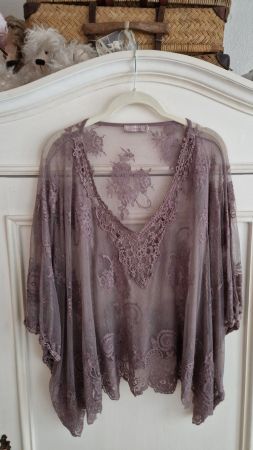 Spitzenbluse/Cape von Cream