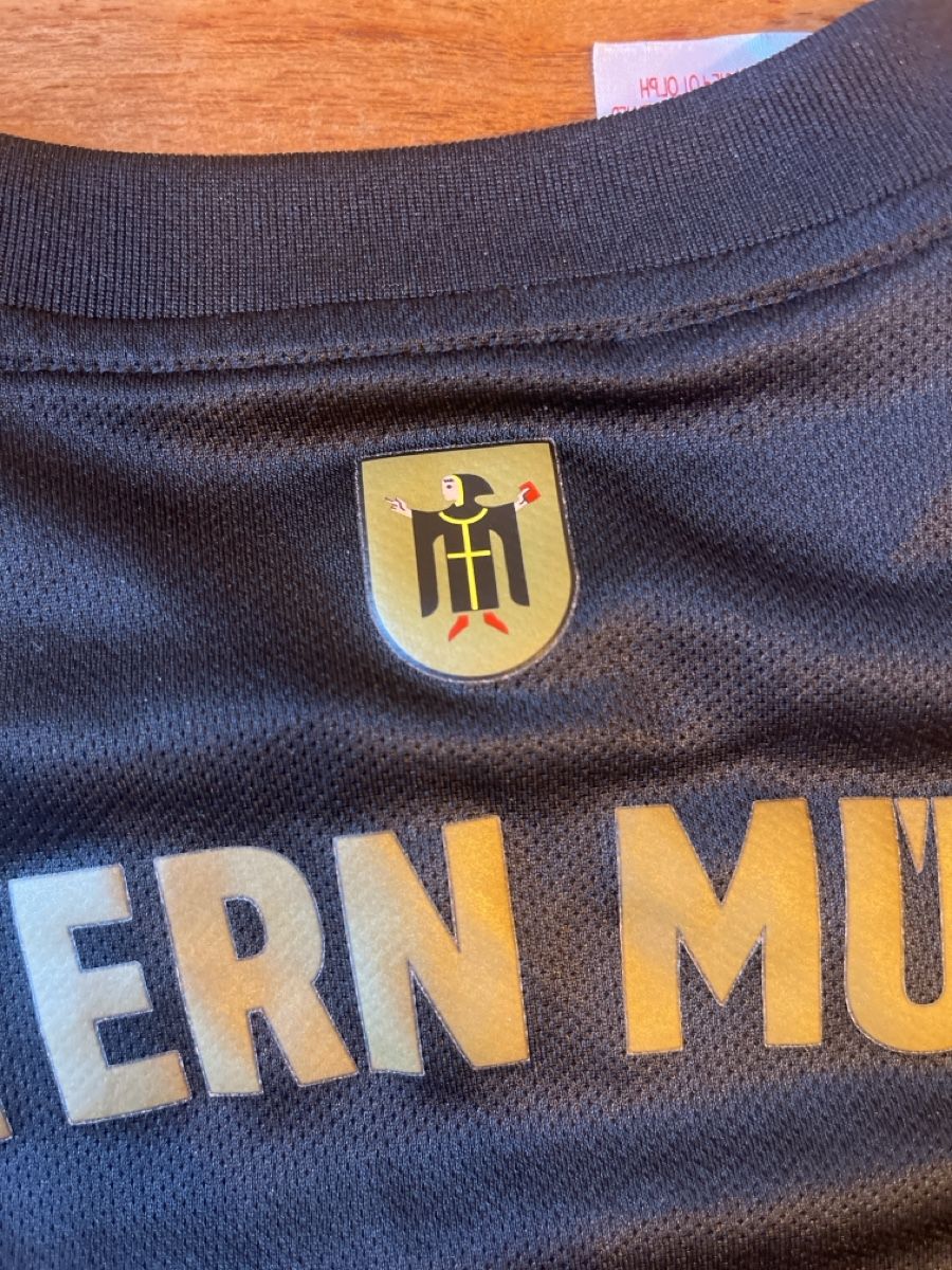 Bayern München Canottiere & Pantaloni: Fc Bayern Trikot Away 22/23 – Usato da Zürich venduto da User_99 5