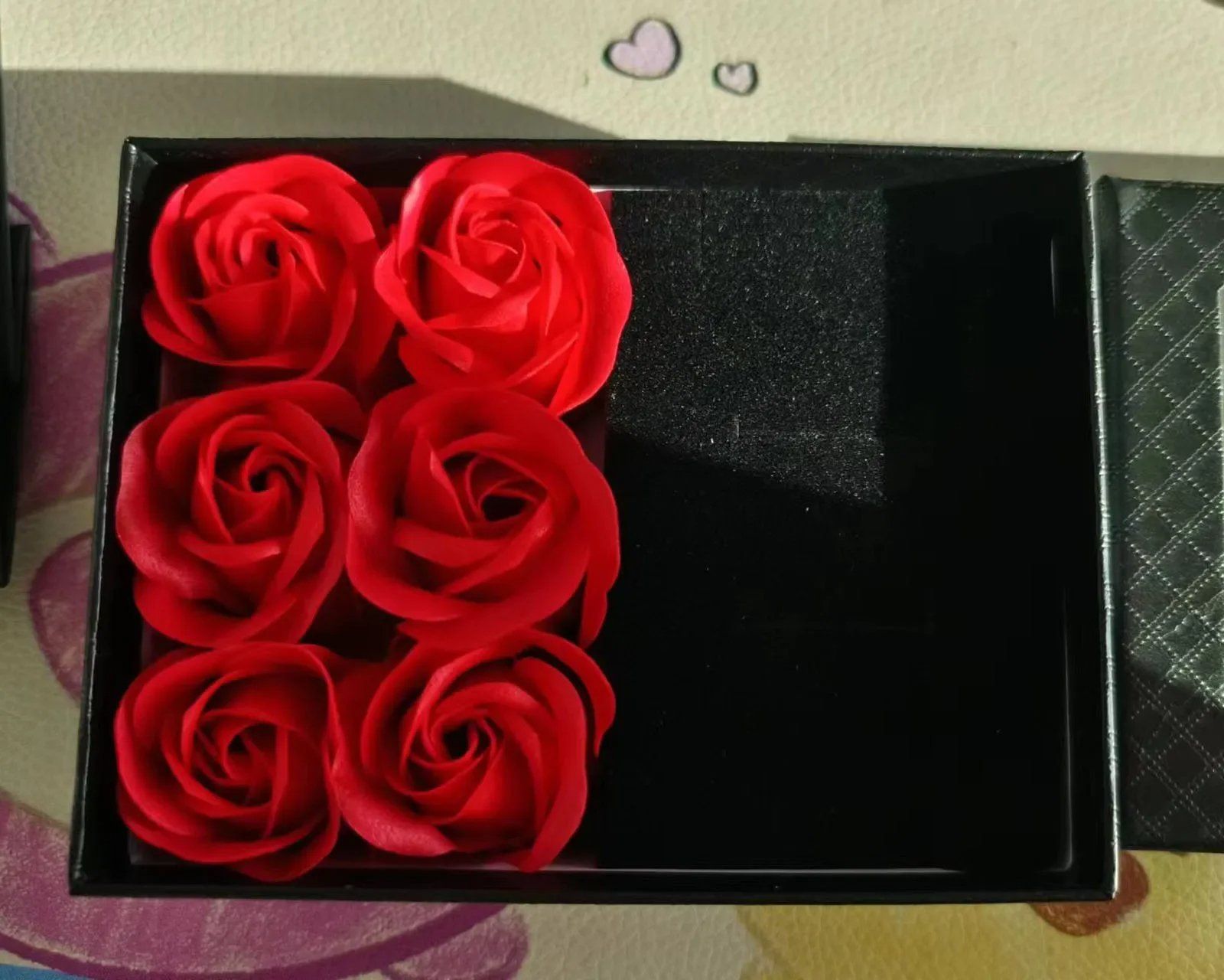 Altro in Decorazioni & Accessori: 🤩 Valentinstag Geschenkbox mit 6 Rosen – Nuovo e nell'imballaggio originale da Wittenbach venduto da ChinaSeidenstrasse 2