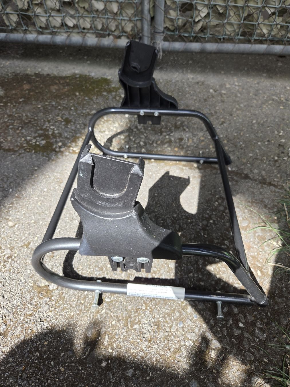 Kinderwagen: Naturkind Babyschale Adapter – Gebraucht aus Lotzwil von Nugg10
