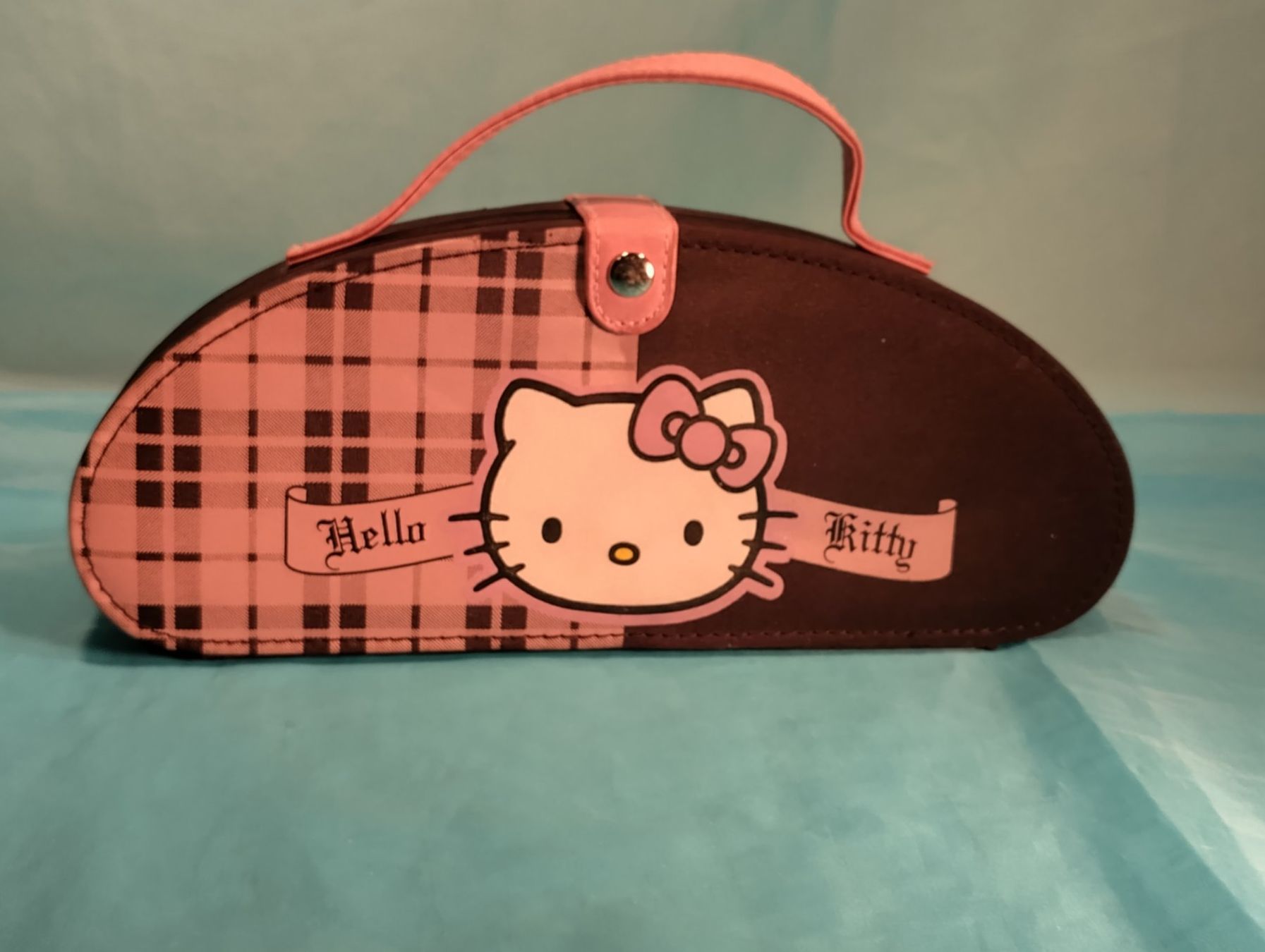 Hello Kitty Custodie per cosmetici: Hello Kitty Beauty Case mit Spiegel – Usato da Bellach venduto da JingleCherry