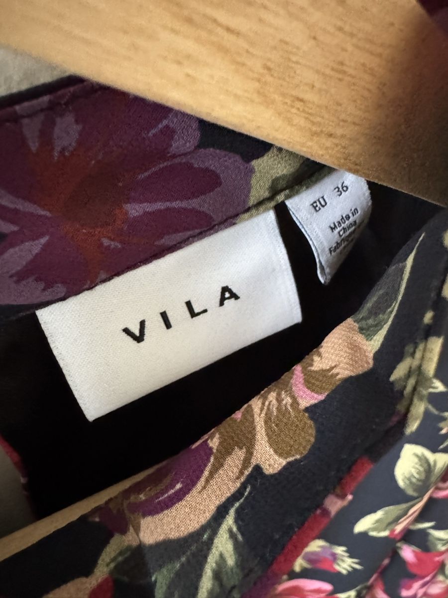 Vila Camicette: Schöne Bluse von Vila, Gr.36 – Usato da Bern venduto da AussieVS 2