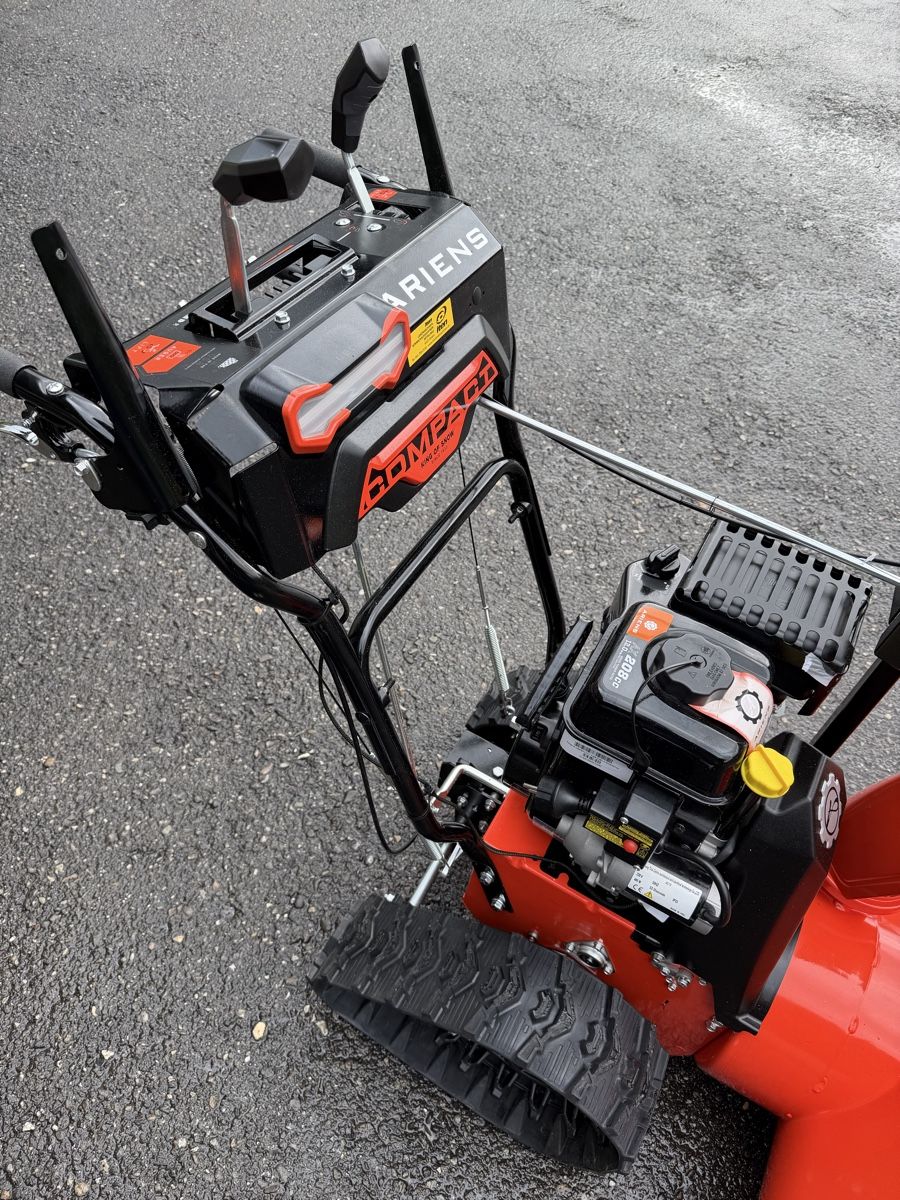 Tutte le macchine: Ariens COMPACT 24 RAPIDTRAK NEU NP: 3650.- – Nuovo e nell'imballaggio originale da Meiringen venduto da ret_p5tk 7