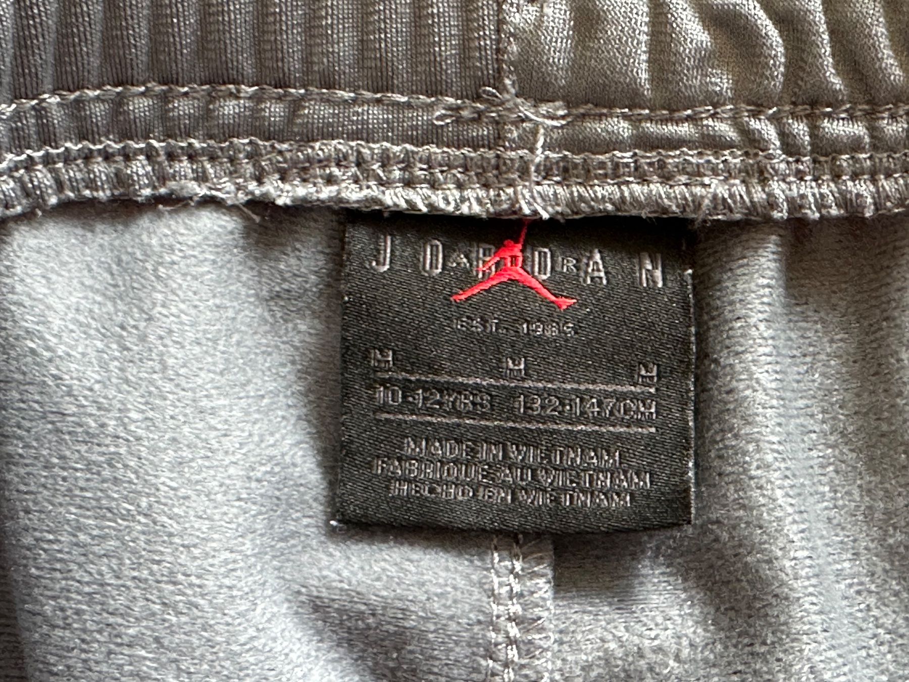 Jordan Ensembles coordonnés: Jordan Trainer Hose und Pullover  Gr 146 – D'occasion à Rümlang par Laufgitter01 6