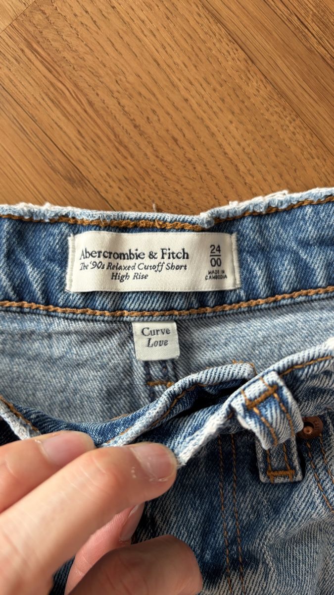 Abercrombie Jeans: Jeans Shorts A&F – Usato da Meiringen venduto da marinaz123 2