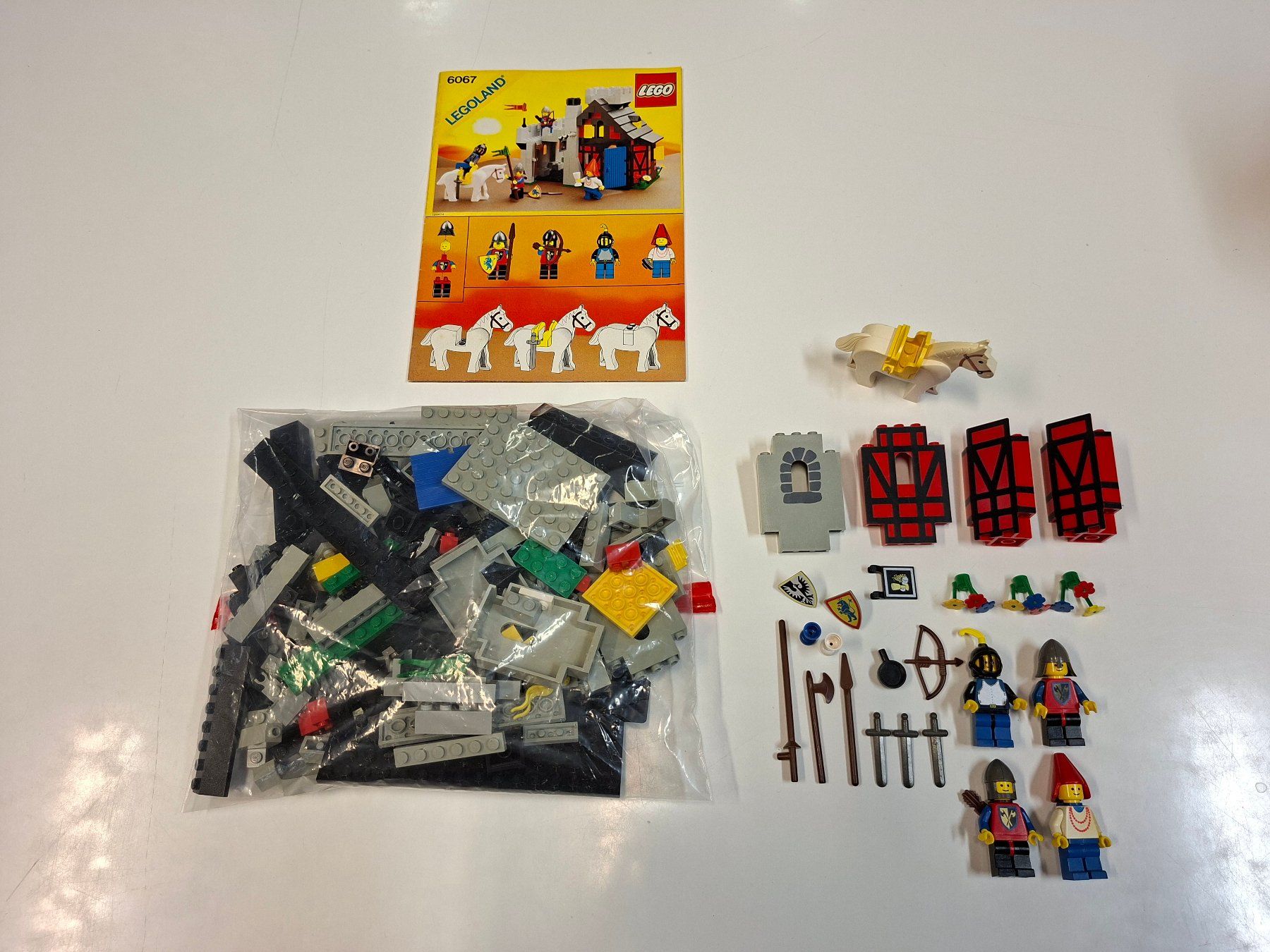 Lego Spielzeuge: Lego 6067 Guarded Inn – Gebraucht aus Sils im Domleschg von AMAG_AUDI_ZH 1