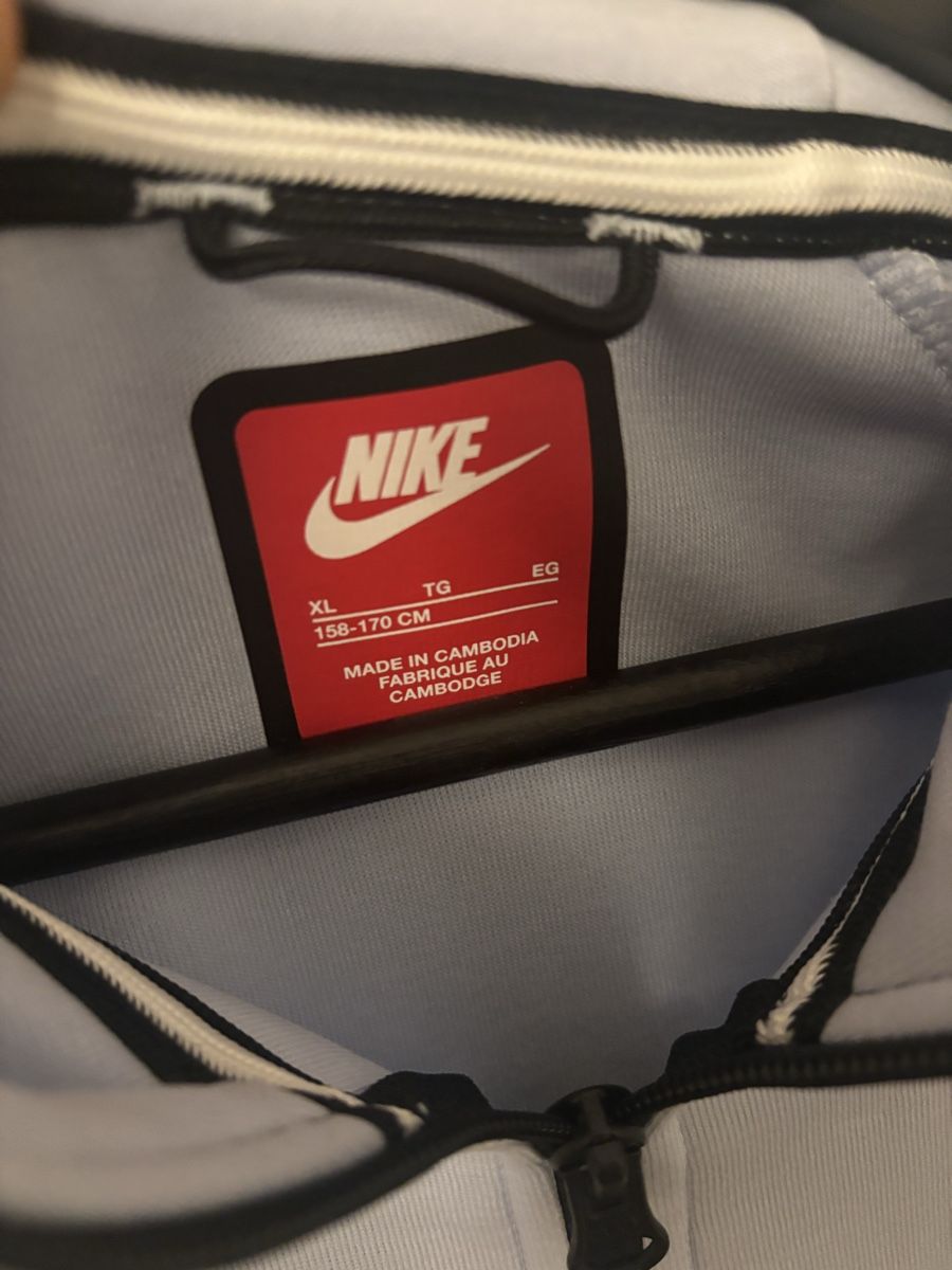 Nike Giacche: Nike Tech Fleece Zip Hoodie   – Nuovo (secondo la descrizione) da Zürich venduto da sop_tq8x 2