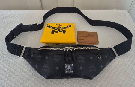 Neue MCM Bauch-/Brusttasche