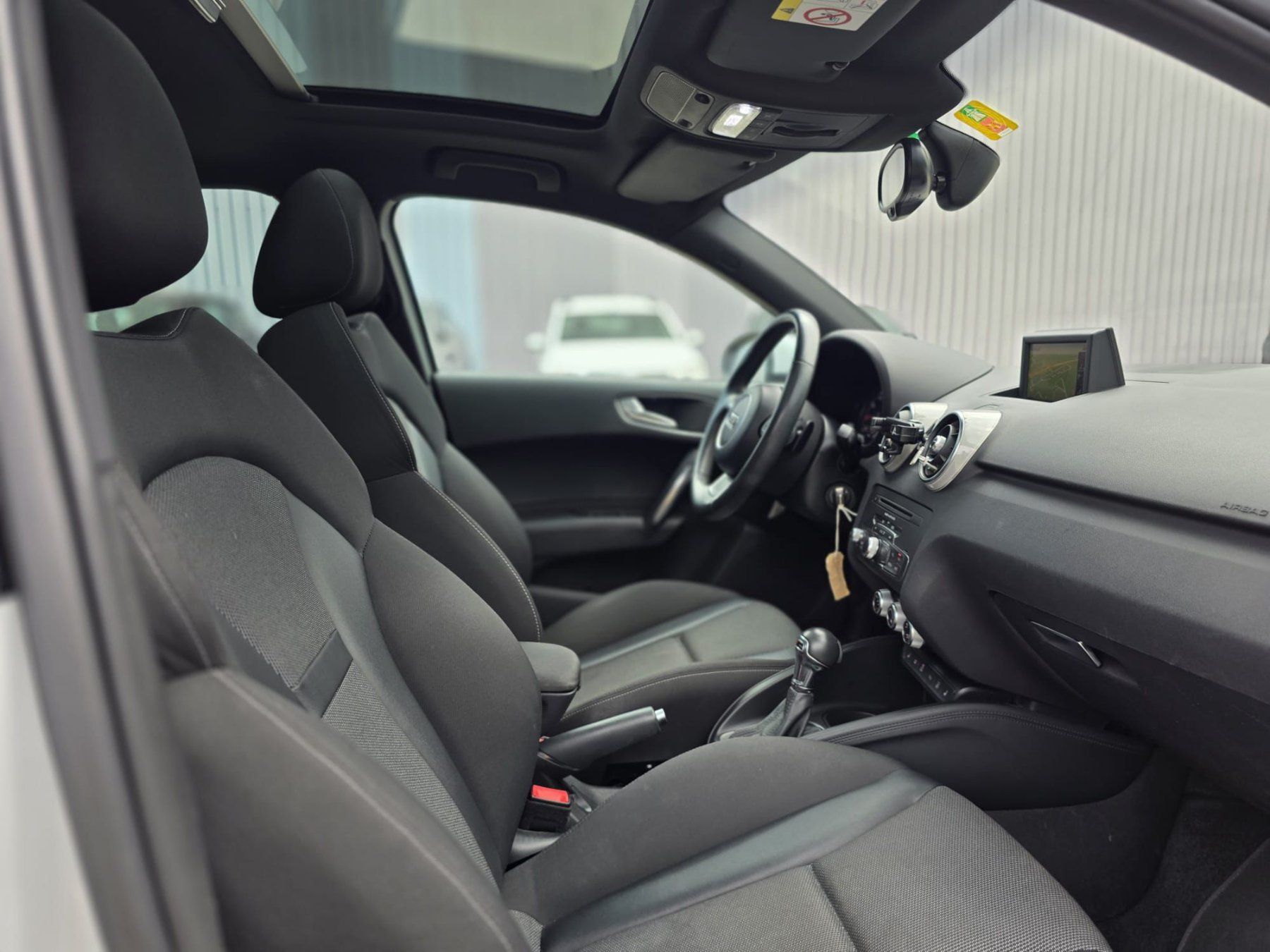 Audi Automobili: Audi A1 1.4 TFSI CoD Automatique – Usato da Crissier venduto da vim_r8qn 5