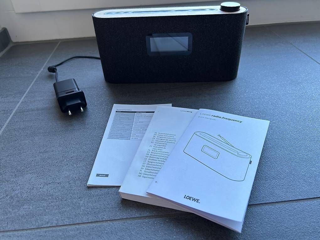 Radio: Radio Loewe radio.frequency – Usato da Zug venduto da HelenOL