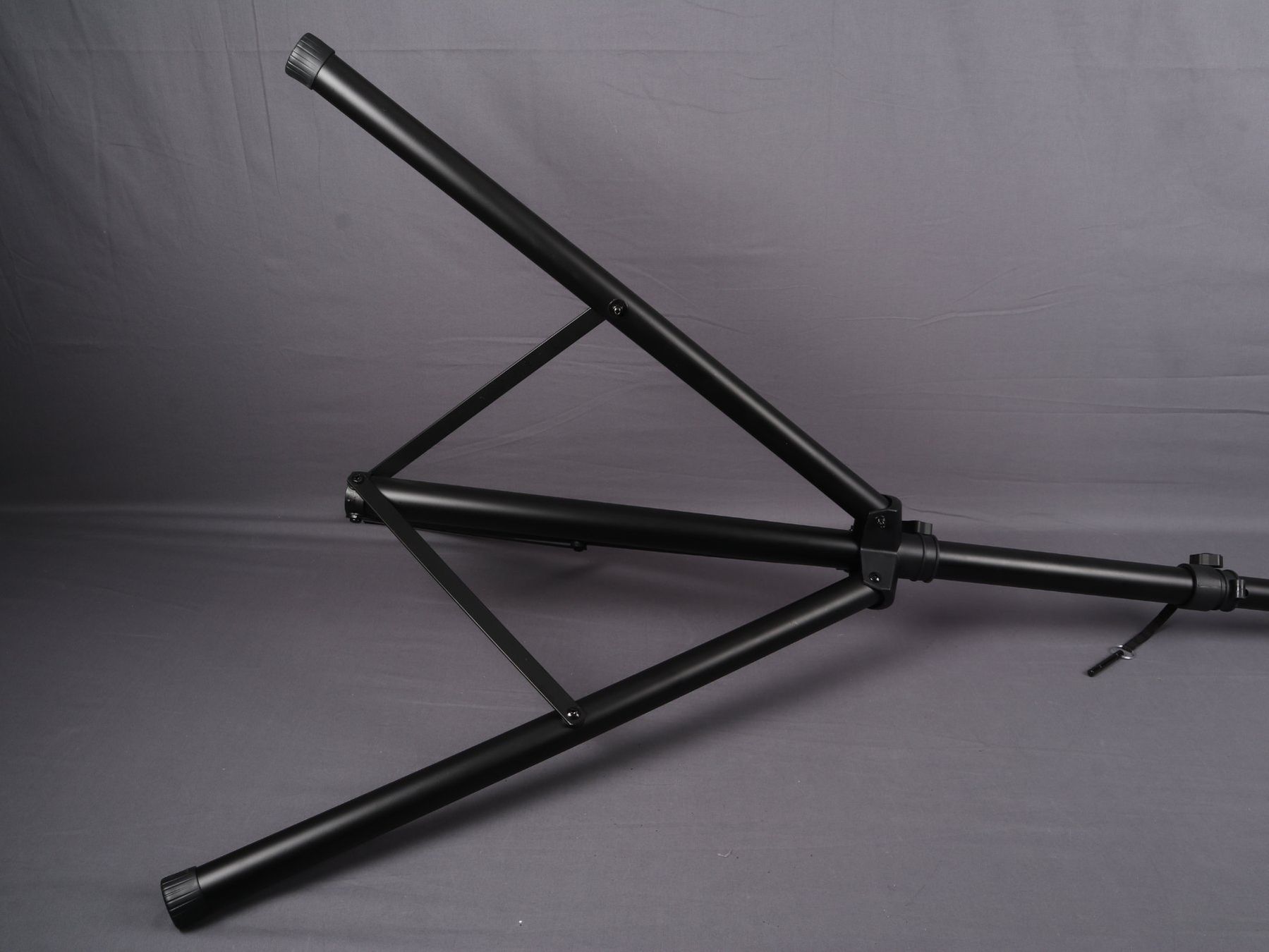 Wandhalterungen: BEMERO Lautsprecherstative SS-9020BK 2-er Set – Neu (gemäss Beschreibung) aus Steinen von Restwert_Steinen 5