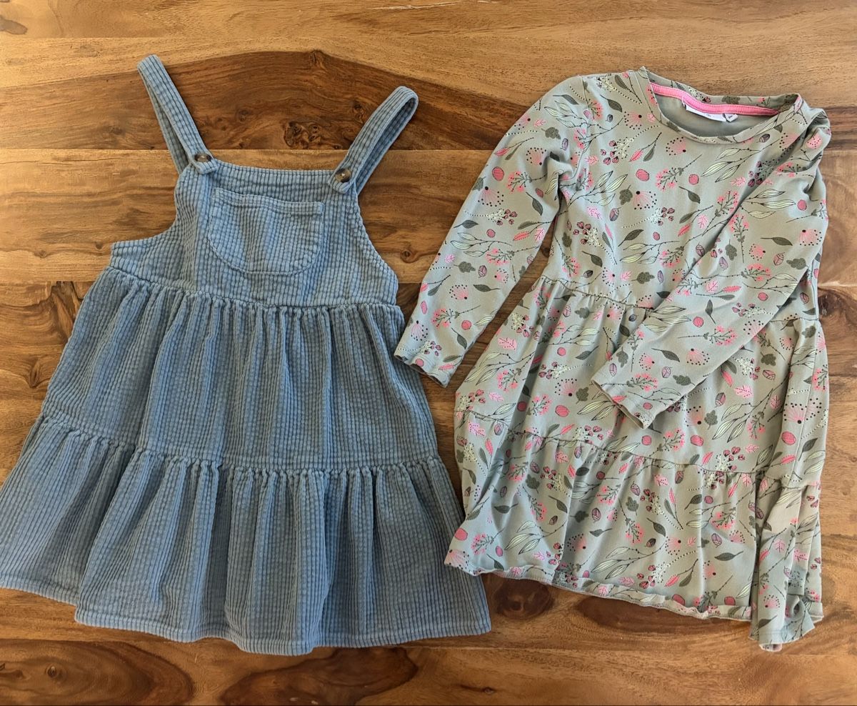 Lotti & Set di vestiti: Kleiderpaket Mädchen Gr. 110/116 – Usato da Pfäffikon ZH venduto da PaoM 2