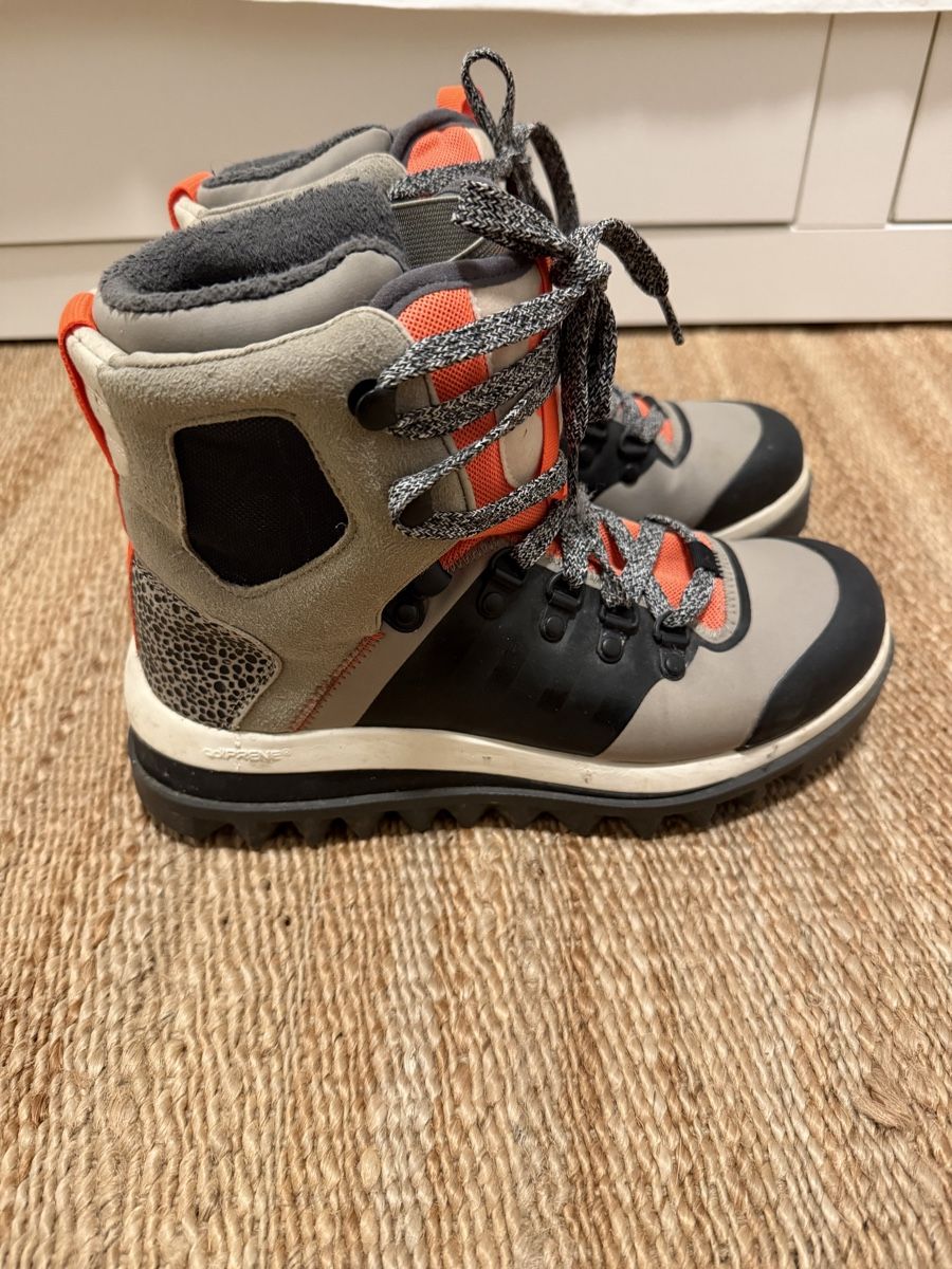 Stella McCartney Scarpe da uomo: Stella McCartney Adidas Boots Size 38 – Usato da Founex venduto da tin_5wwq