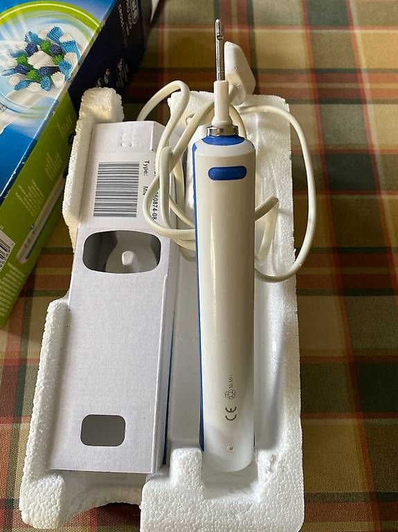 Oral B Cura dei denti: Oral B Pro 600 Crossaction – Nuovo (secondo la descrizione) da Nussbaumen AG venduto da GeorgiaB 1