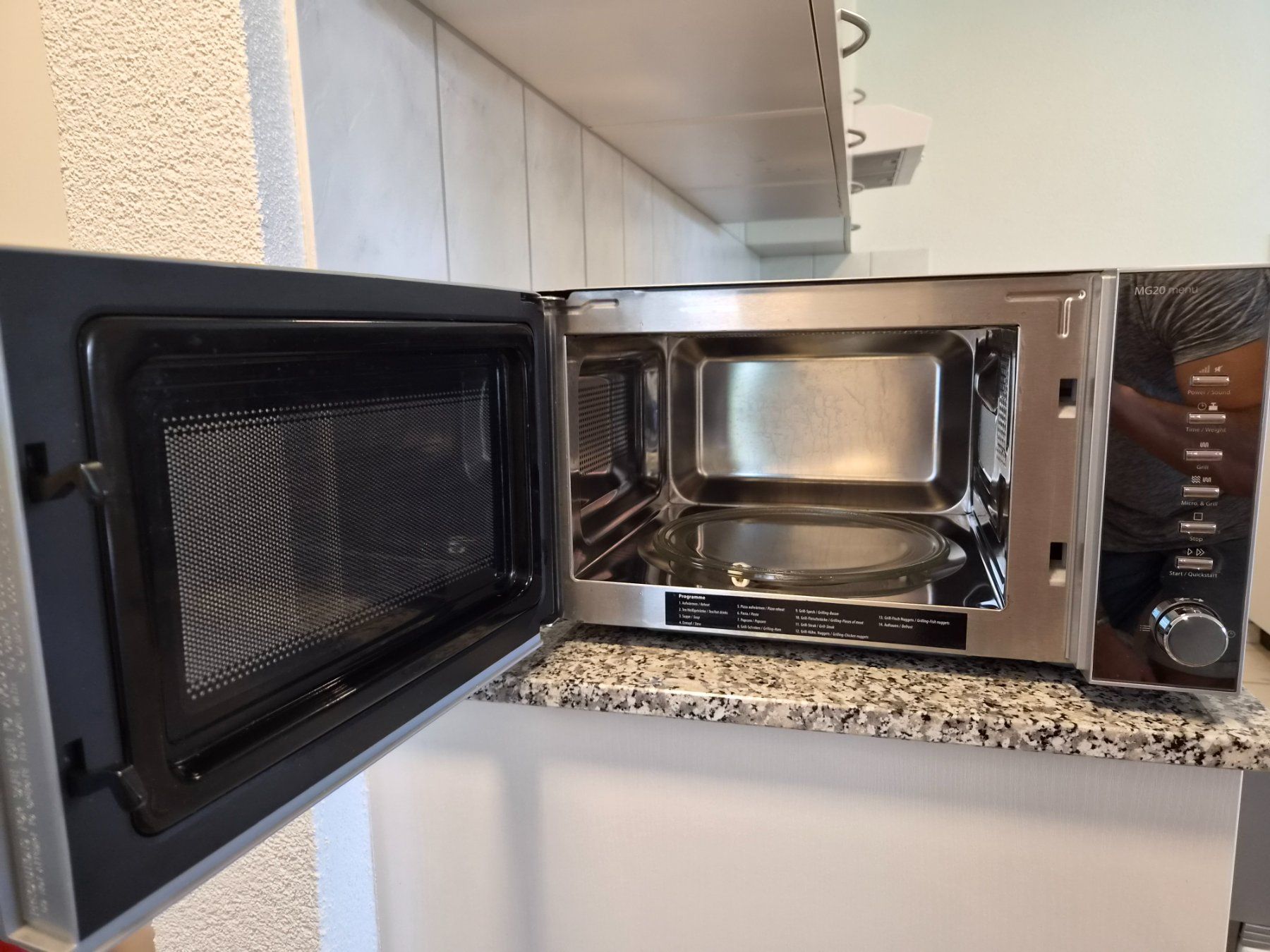 Elettrodomestici da cucina: Mikrowelle (fast neu) – Usato da Winterthur venduto da Fmonteleone 1