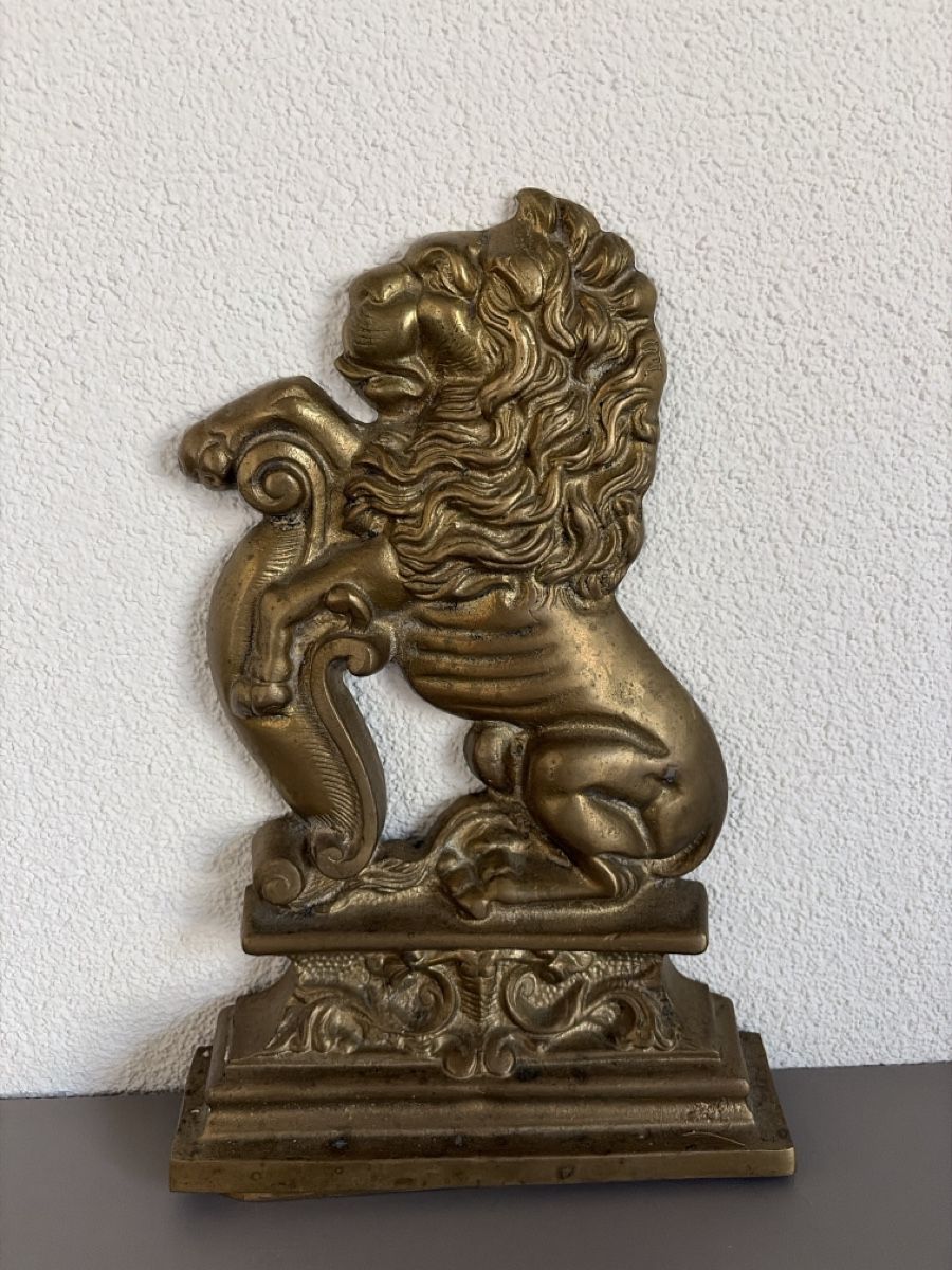 Figuren: Löwenfigur Messing antik guter Zustand – Gebraucht aus flawil von schonei 1