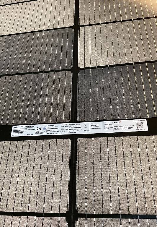 Solargeräte und Solarprodukte: Aiko Solarmodul 465Wp Glas Glas – Gebraucht aus Grabs von Haagerblitz 1