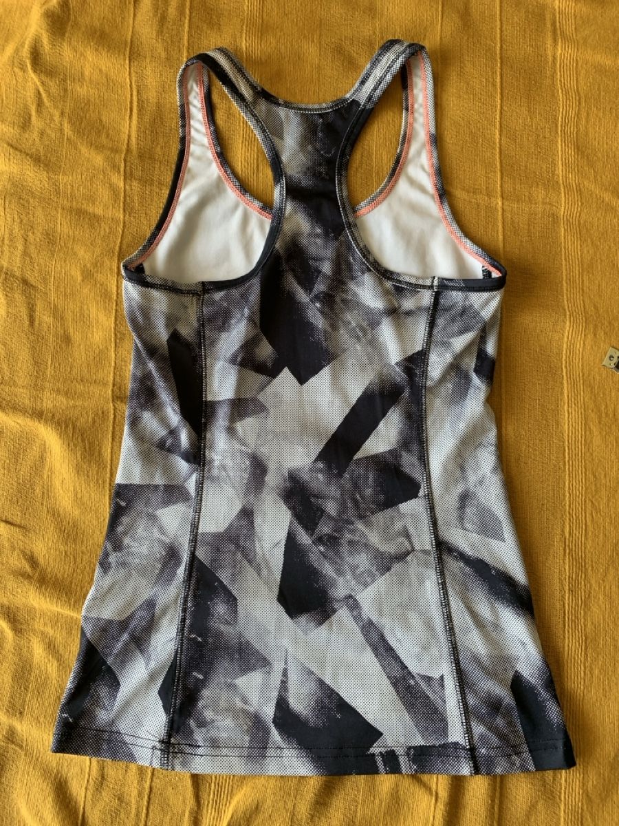 H&M Top: Sport Top XS – Usato da Winterthur venduto da Samu-V 2